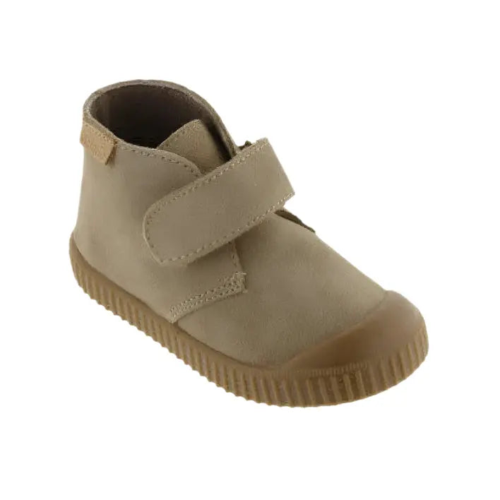 Victoria Shoes 1915 Split Leather Safari Plimsoll with Straps Arena toddler boot, tan split leather with two Velcro straps fastened.