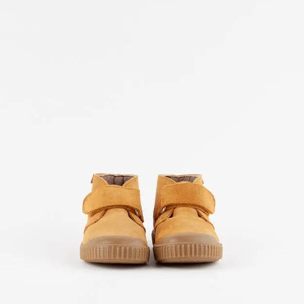 Victoria Shoes 1915 Split Leather Safari Plimsoll With Straps Mostaza booties in mustard, straps fastened on the front.