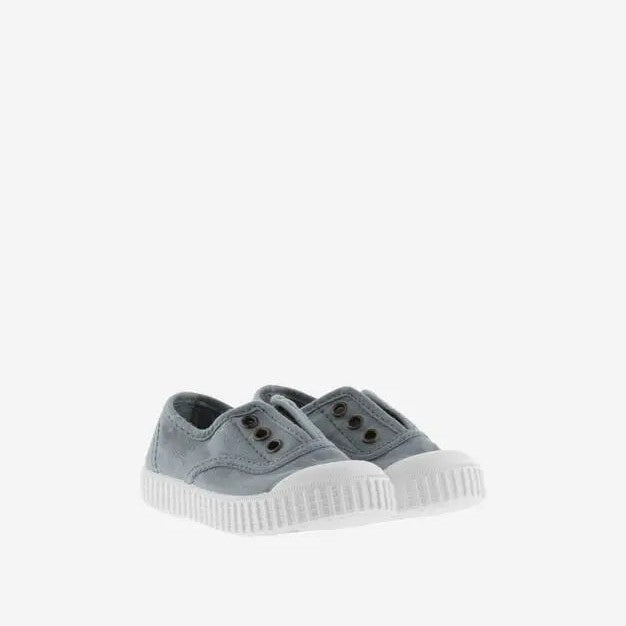 Victoria Shoes Rubber-Toecap Canvas Atlantico for babies, light gray-blue with white sole, two shoes displayed side by side on a white background