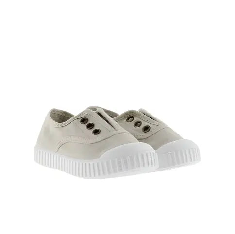 Victoria Shoes Rubber-Toecap Canvas Hielo beige sneakers with white chunky sole, shown as a pair.