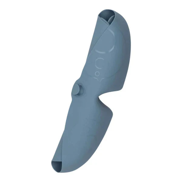 B.box silicone bib in blue with catch pocket for spills during feeding