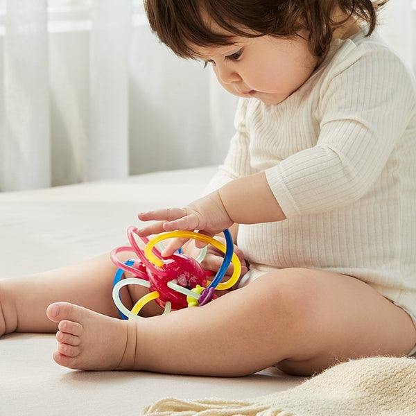BC Babycare Baby Manhattan Teether; bright interlocking rings for baby teething