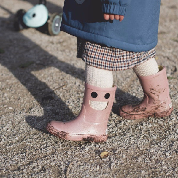 BOXBO Wistiti fleece-lined rainboots Glitter Pink; toddler boots with a cheerful smiley face badge.
