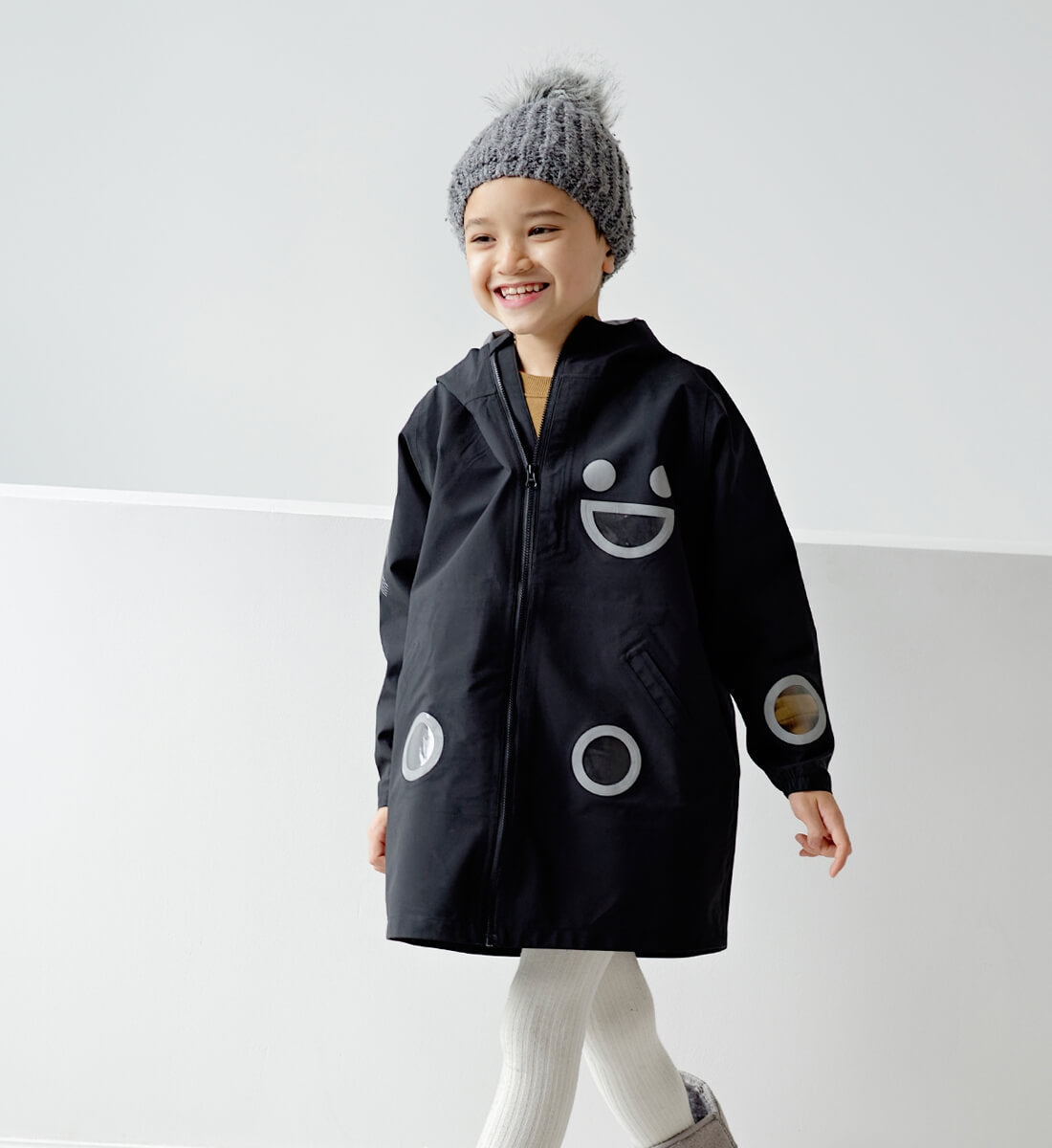Boxbo Wistiti Black windbreaker worn outdoors