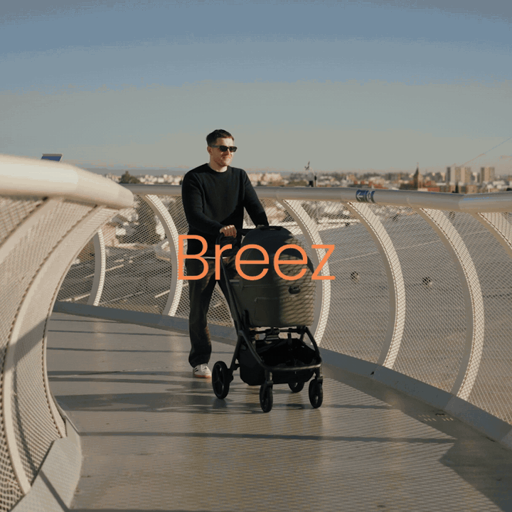 Silver Cross Breez Compact Bassinet — product feature in motion 1