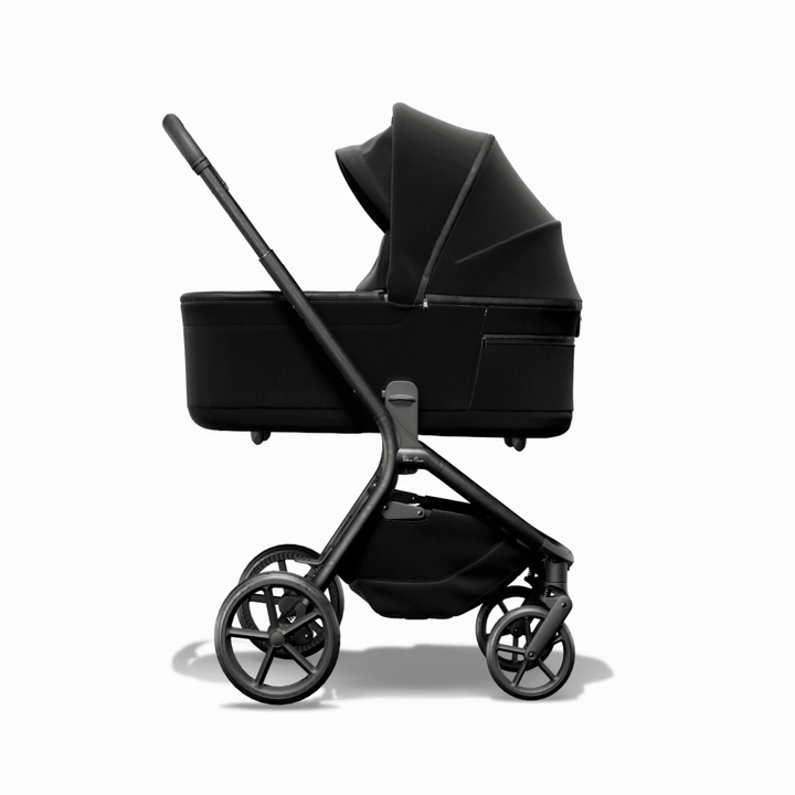 Silver Cross Breez Compact Bassinet — product feature in motion 2