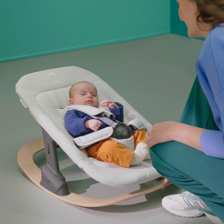 BUGABOO Bugaboo Giraffe Baby Rocker with safety harness and adjustable gray frame on wood base img 2/8