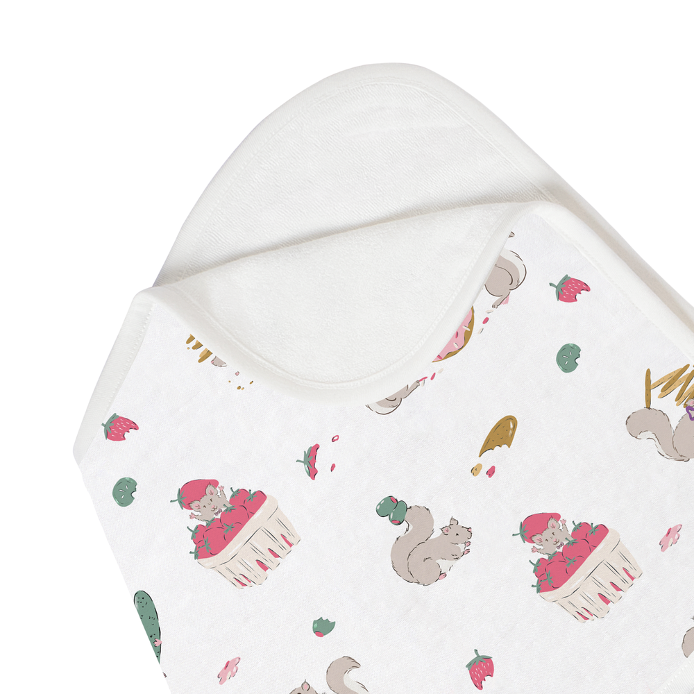 NEST DESIGNS Nest Designs Bamboo Burp 'n Bib 2 Pack Cheeky Capers hooded design with illustrated animal veggie print pattern img 9/11