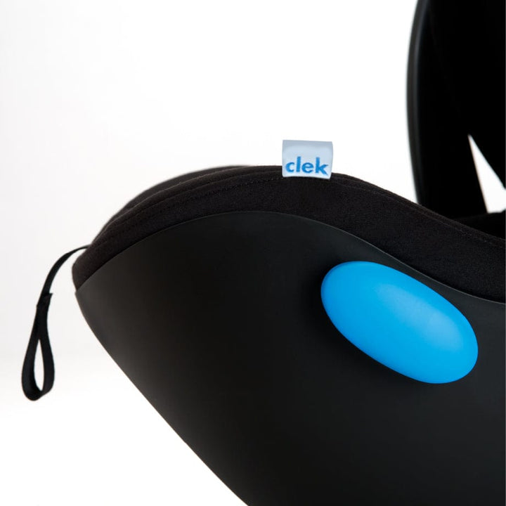 Clek Liingo Railroad infant car seat in black with blue accent button