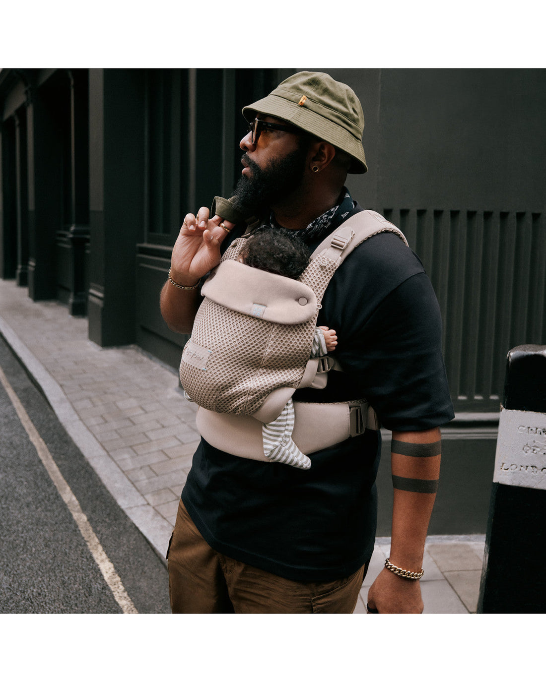 CYBEX Gold Amya Baby Carrier in Chocolate Brown gallery view 8