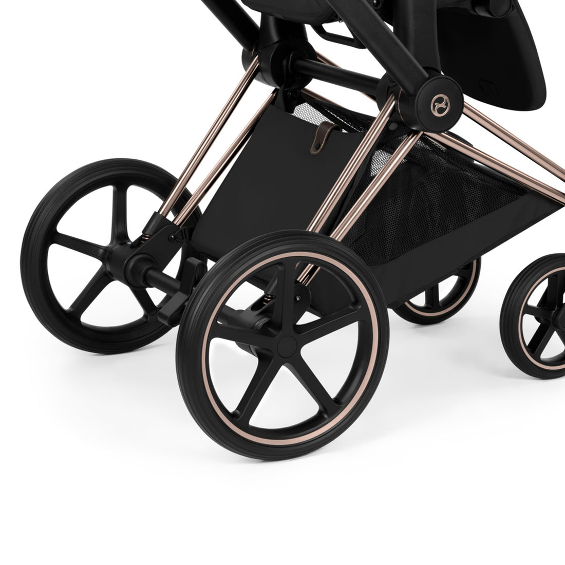 An image of the CYBEX Platinum Priam Stroller, highlighting the Extra-Large color matching basket feature.