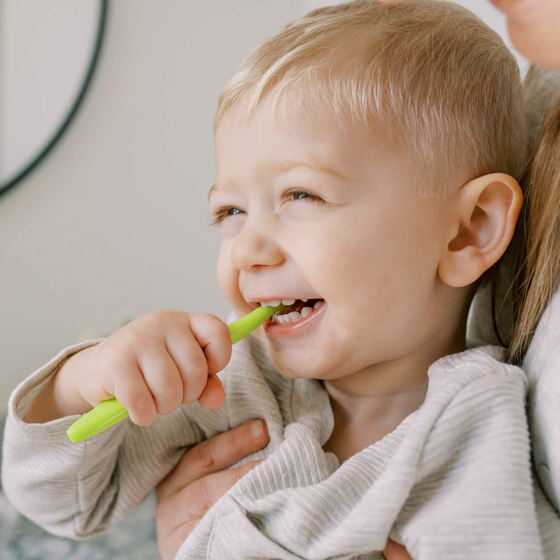 Dr. Brown's Infant-to-Toddler Toothbrushes 4-Pack – Blue – official product image 03