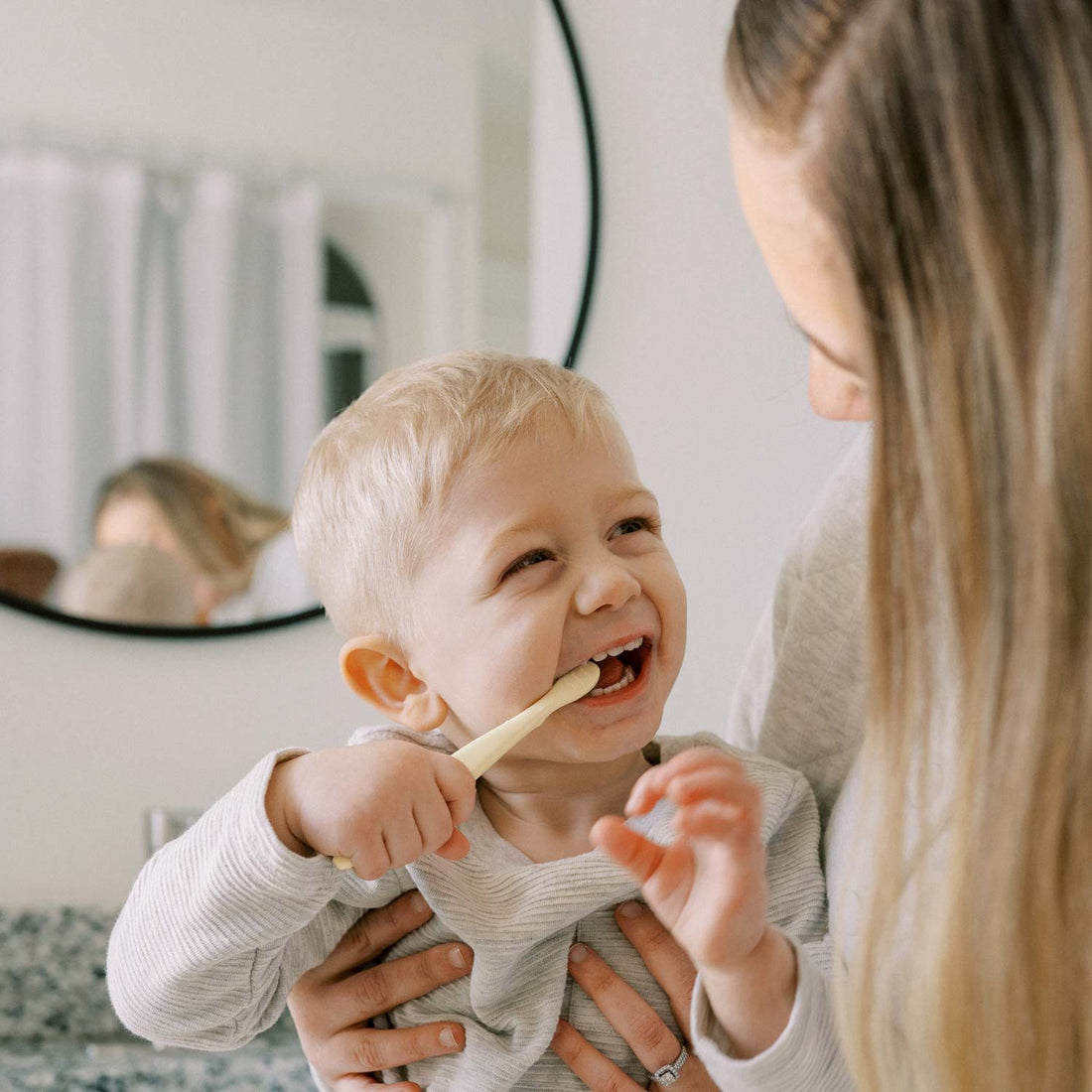 Dr. Brown's Infant-to-Toddler Toothbrushes 4-Pack – Pink – official product image 03