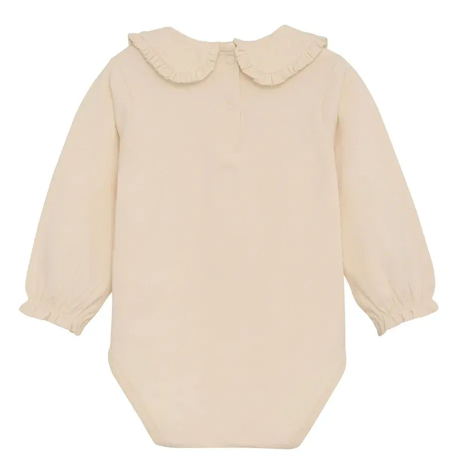 En Fant ivory long-sleeve baby bodysuit with a ruffled collar and gathered cuffs