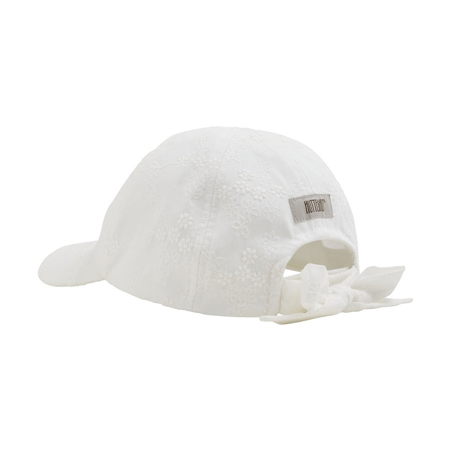 HUTTELIHUT Huttelihut Cap Embroidery Antique White with adjustable tie straps and rectangular label patch img 2/3