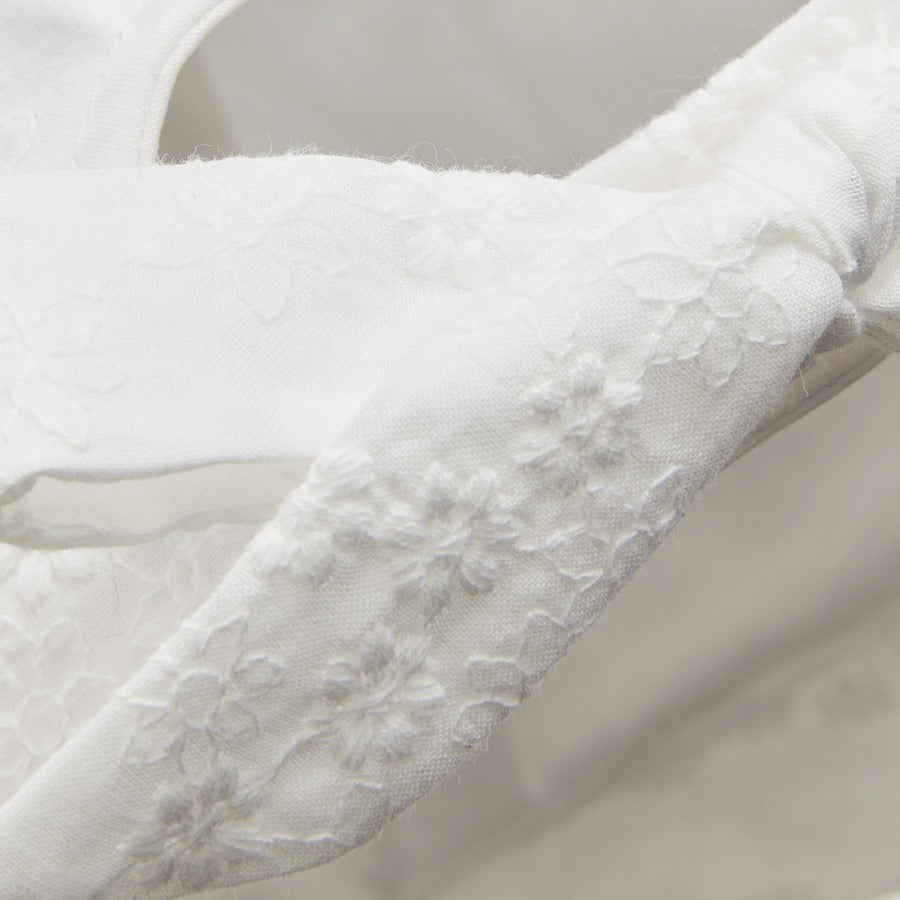 HUTTELIHUT Huttelihut Cap Embroidery Antique White floral embroidery trim with bonnet ties img 3/3