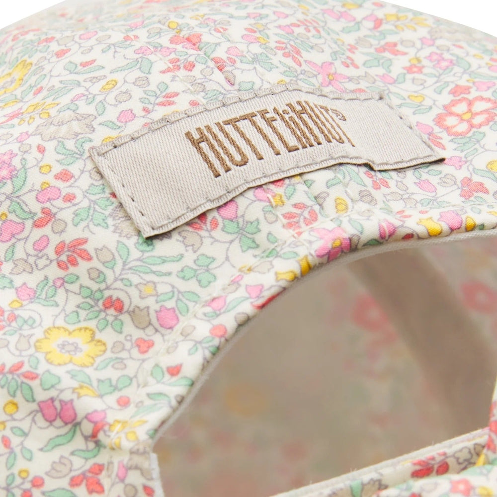 HUTTELIHUT Huttelihut Cap in Liberty Fabric Double Cream Tan woven label with gold embroidered text and topstitching img 5/5