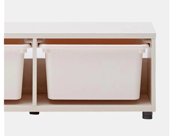 Bin fronts set behind the seat edge: The manufacturer sets the plastic bin fronts inward from the top panel to provide a more comfortable sitting position.