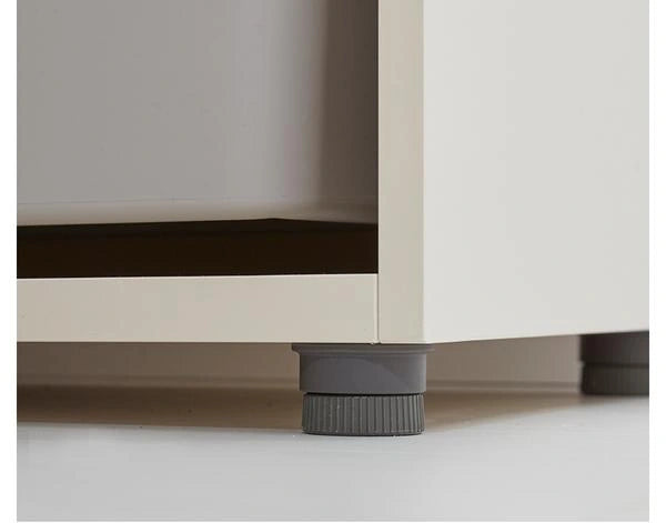 Level the base on uneven floors: Floor-leveling glides help compensate for an uneven floor.