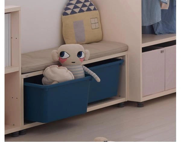 Two removable PL bins: Two plastic PL bins provide storage below the bench.