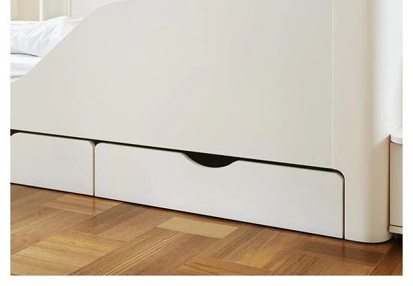 A shaped front beneath the bed: The front panel has a recessed grip opening and fits beneath a compatible Tinkle Pop bed.