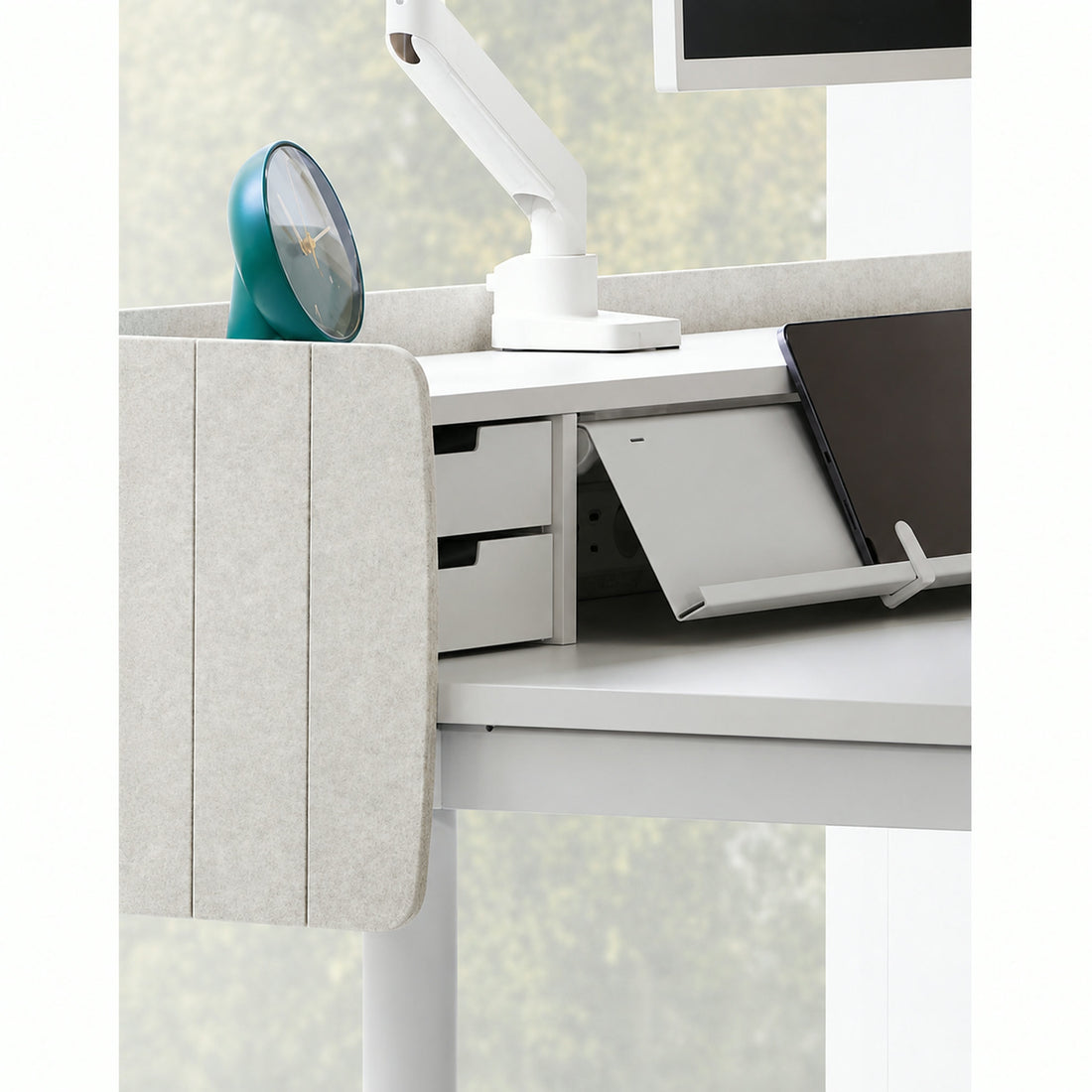 Iloom Newt Motion Desk1200W - upper shelf, drawers and angled device panel