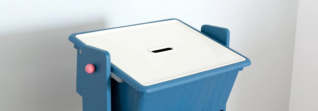 Optional lid in use: This closer view shows the separate HSLA0051N matte lid on a blue PL bin.