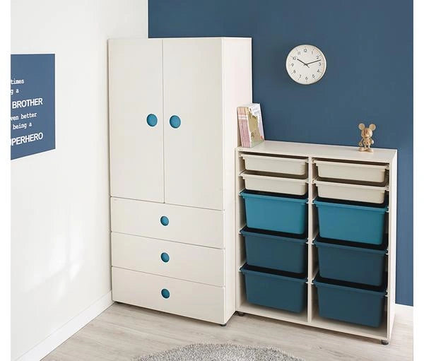 Follow the specified stacking instructions: The HSLC580N wardrobe is illustrated stacked above the dresser; the wardrobe is sold separately.