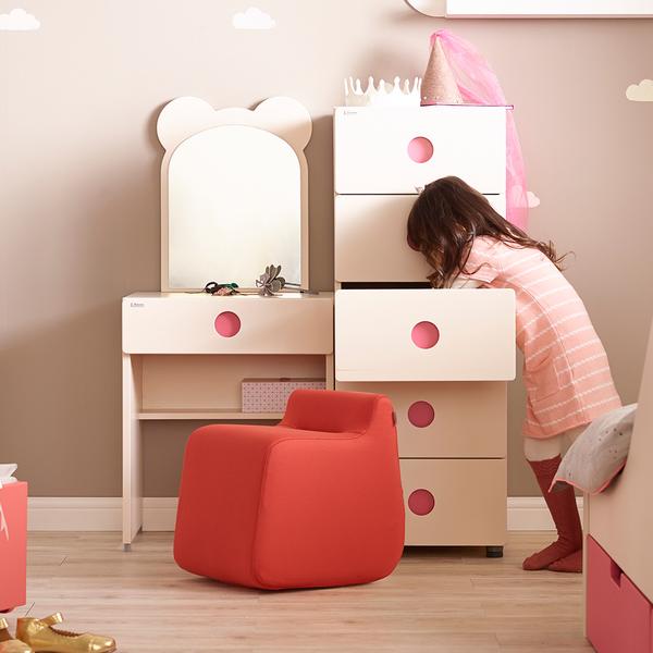 ILOOM Tinkle Pop Pebble Mini Make-Up Table Stool; red pebble seat with cream vanity and pink round drawer handles.