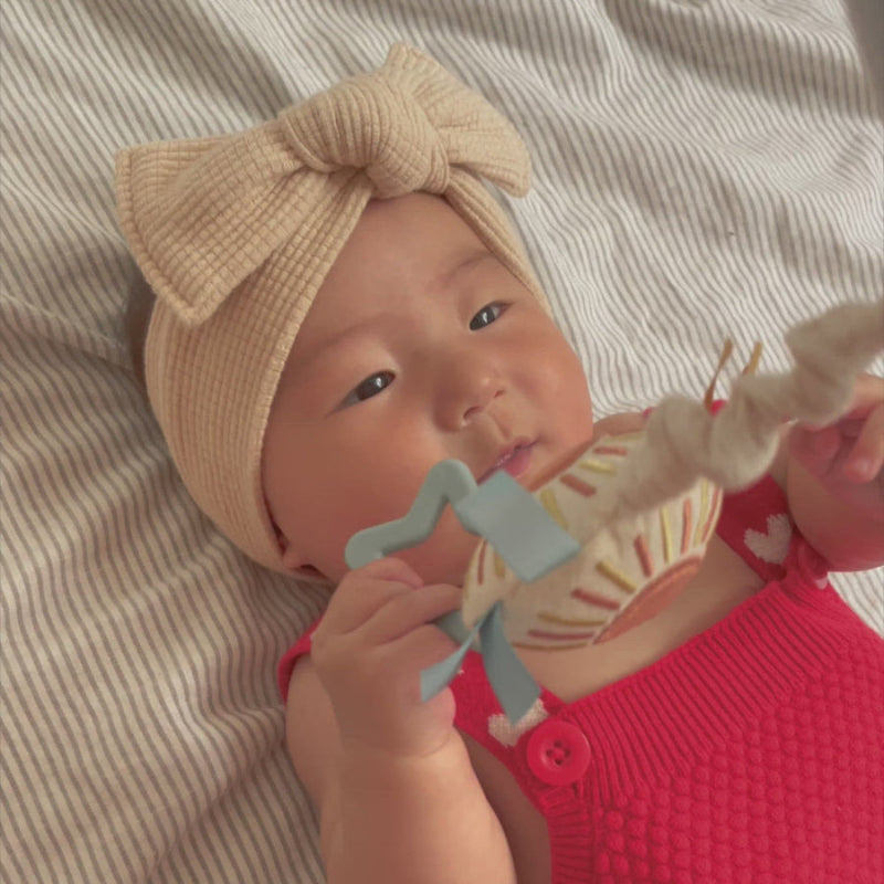 Itzy Ritzy Bitzy Notes Musical Pull-Down Toy Moon and Sun, baby toy with soft fabric and pastel ribbons