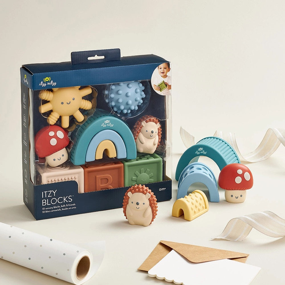 Itzy Ritzy Itzy Blocks sensory set with colorful arches, blocks and cute figures (10 pieces)