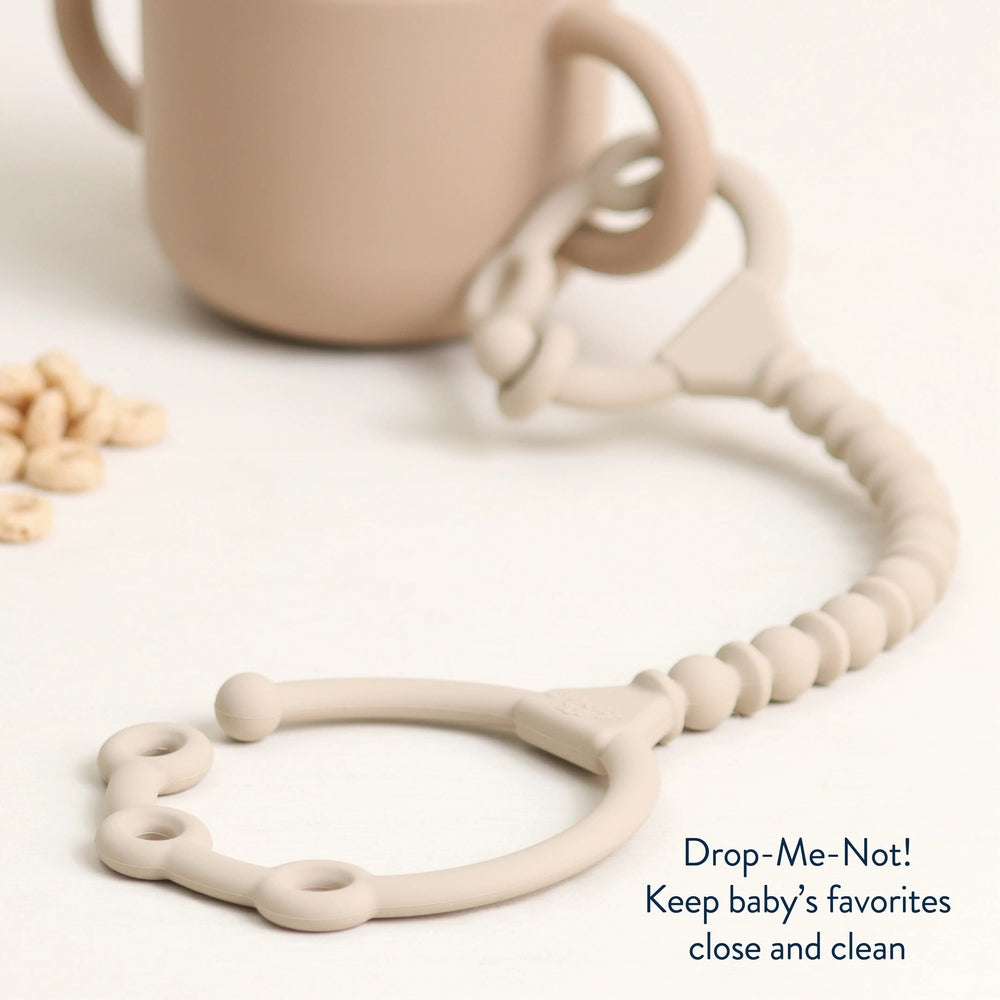 ITZY RITZY Itzy Ritzy Itzy Strap Pack Scalloped teething ring with beaded chain and clip attachment img 5/6