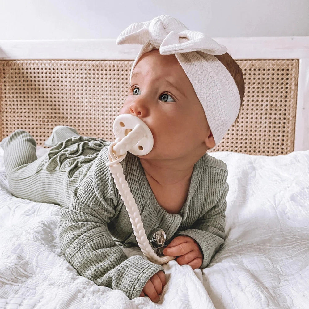 Itzy Ritzy Sweetie Soother Pacifier Set, 2-pack, white pacifiers for 0M+ babies