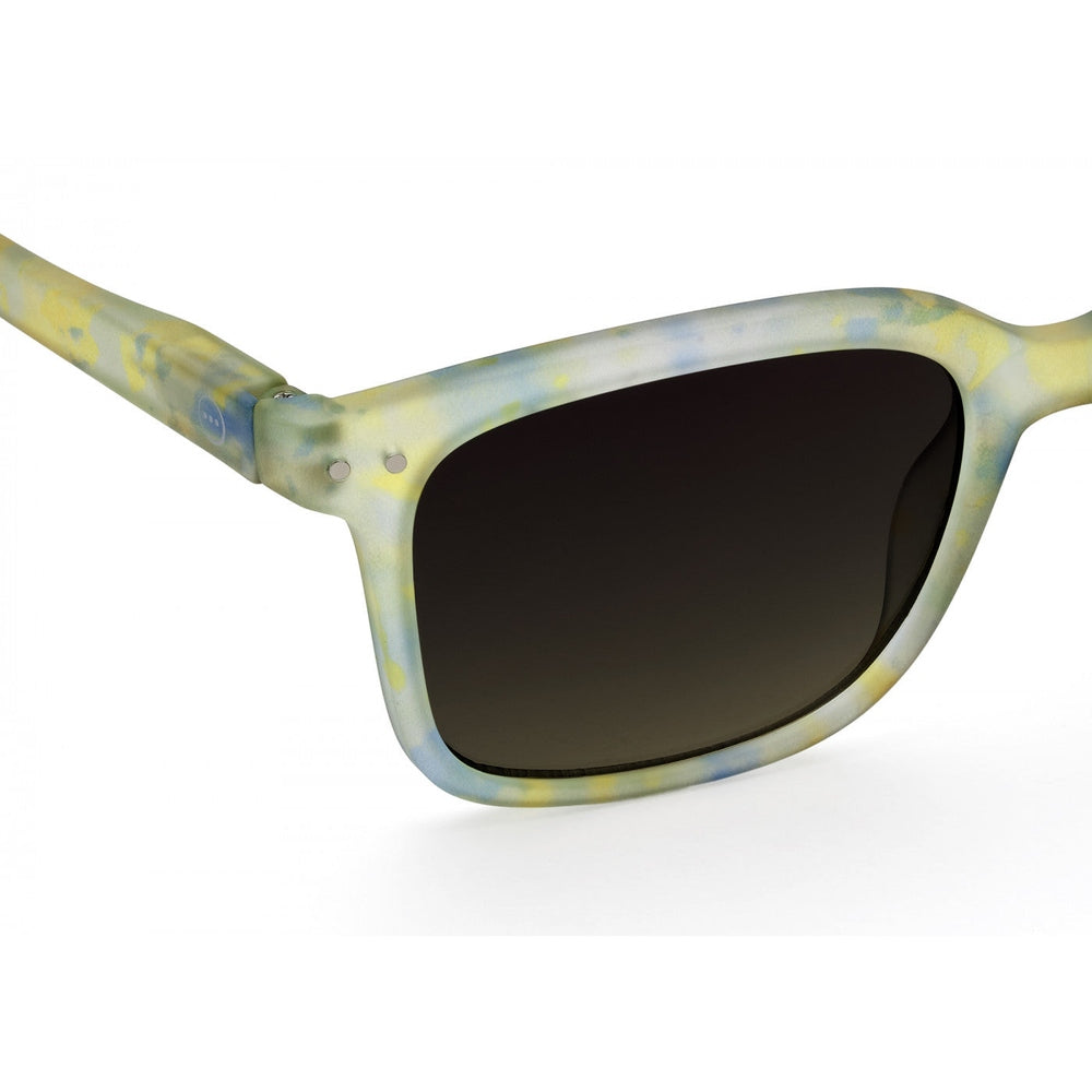 IZIPIZI Sunglasses Adult Joyful Cloud with pastel blue-yellow tie-dye frame and dark lenses