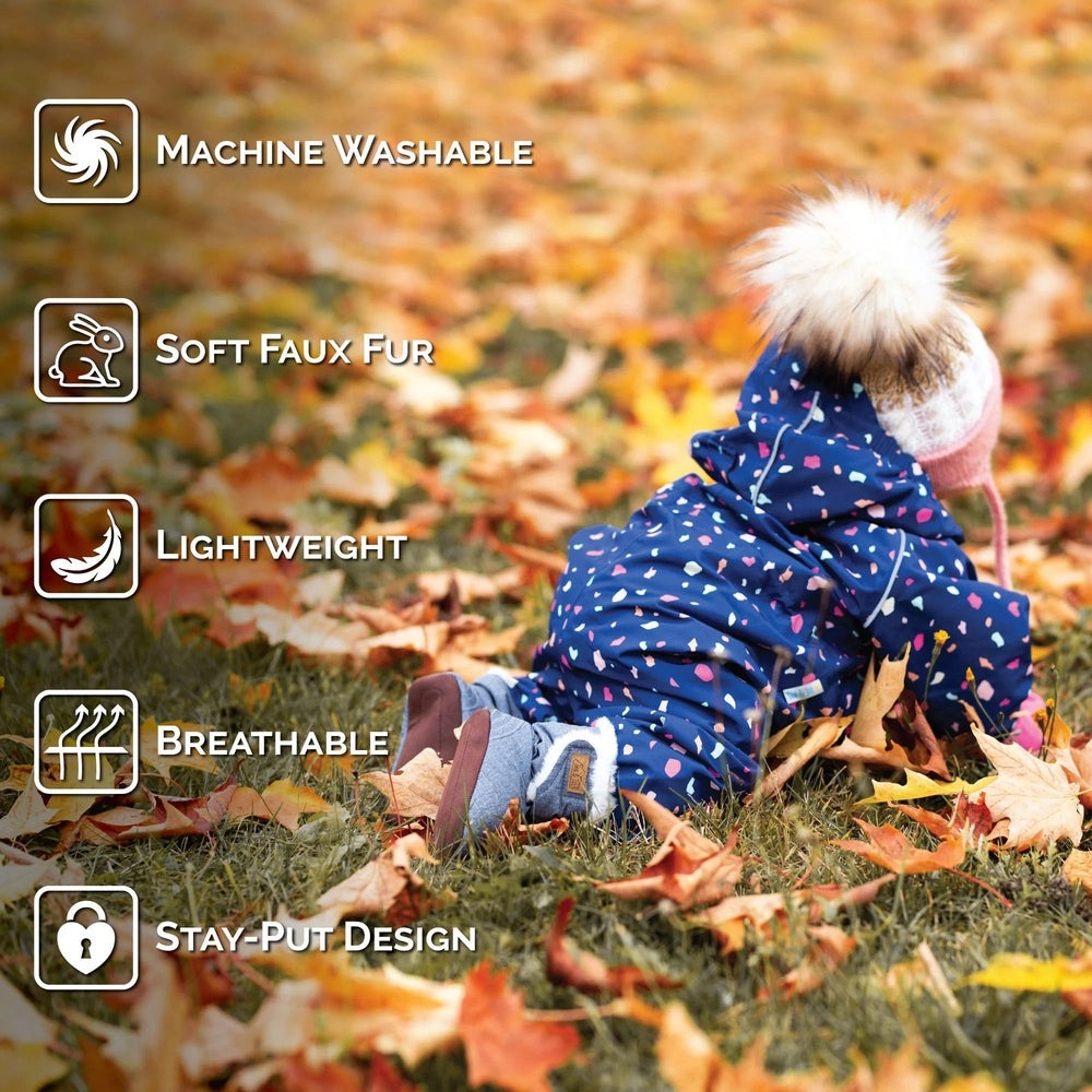 JAN & JUL Baby Stay-Put Winter Booties Bear in gray with soft faux fur lining, worn by a toddler.