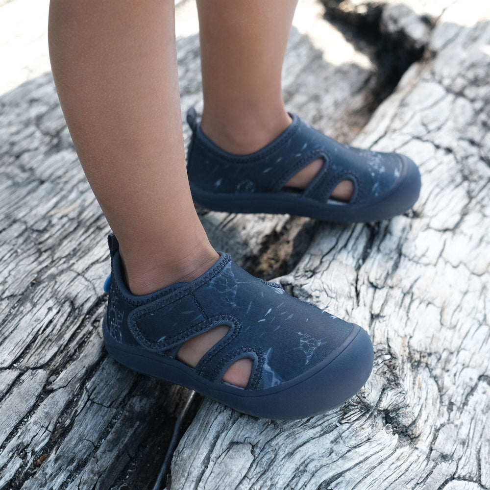 Jan & Jul Kids SunnyBreeze Sandals - Navy Whale Play outsole detail