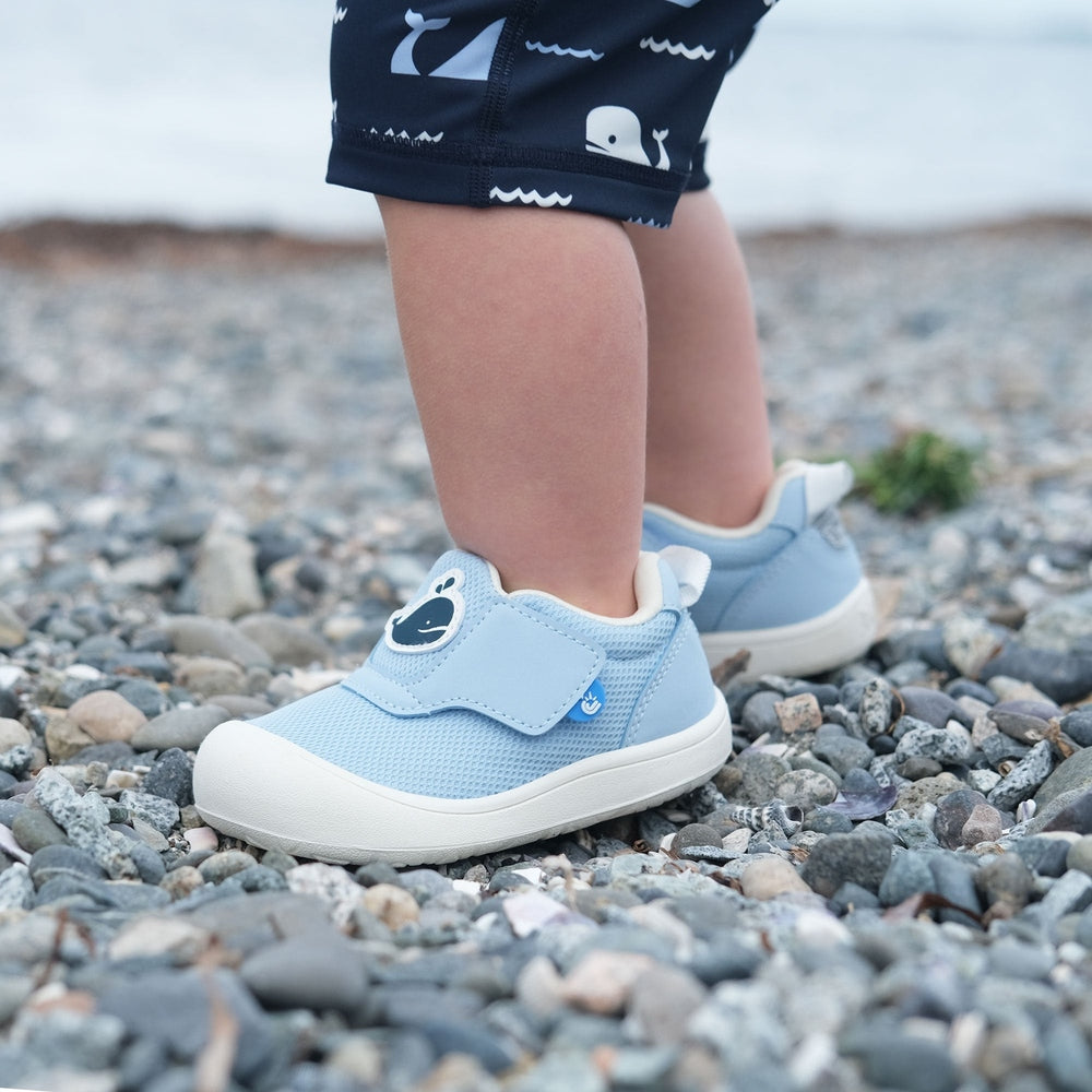 JAN & JUL Jan & Jul Mini-Flyer Toddler Sneakers Blue Whale Mesh upper with velcro strap and character applique img 3/9