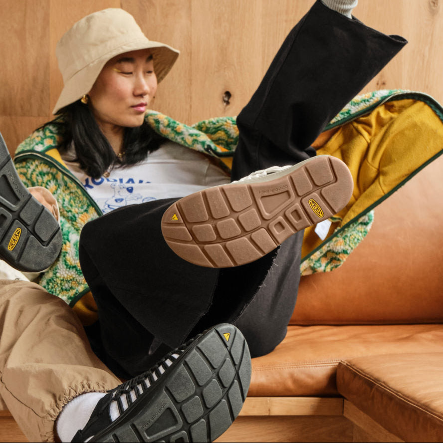 Keen Women's UNEEK Sneaker Black/Black