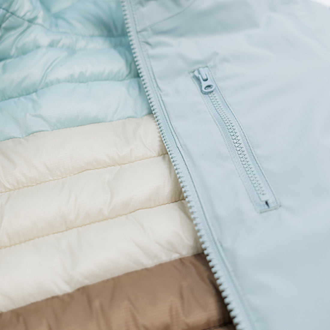 Kidorca Porteau Kids Reversible Puffer Jacket - Blue Haze – Zipper detail