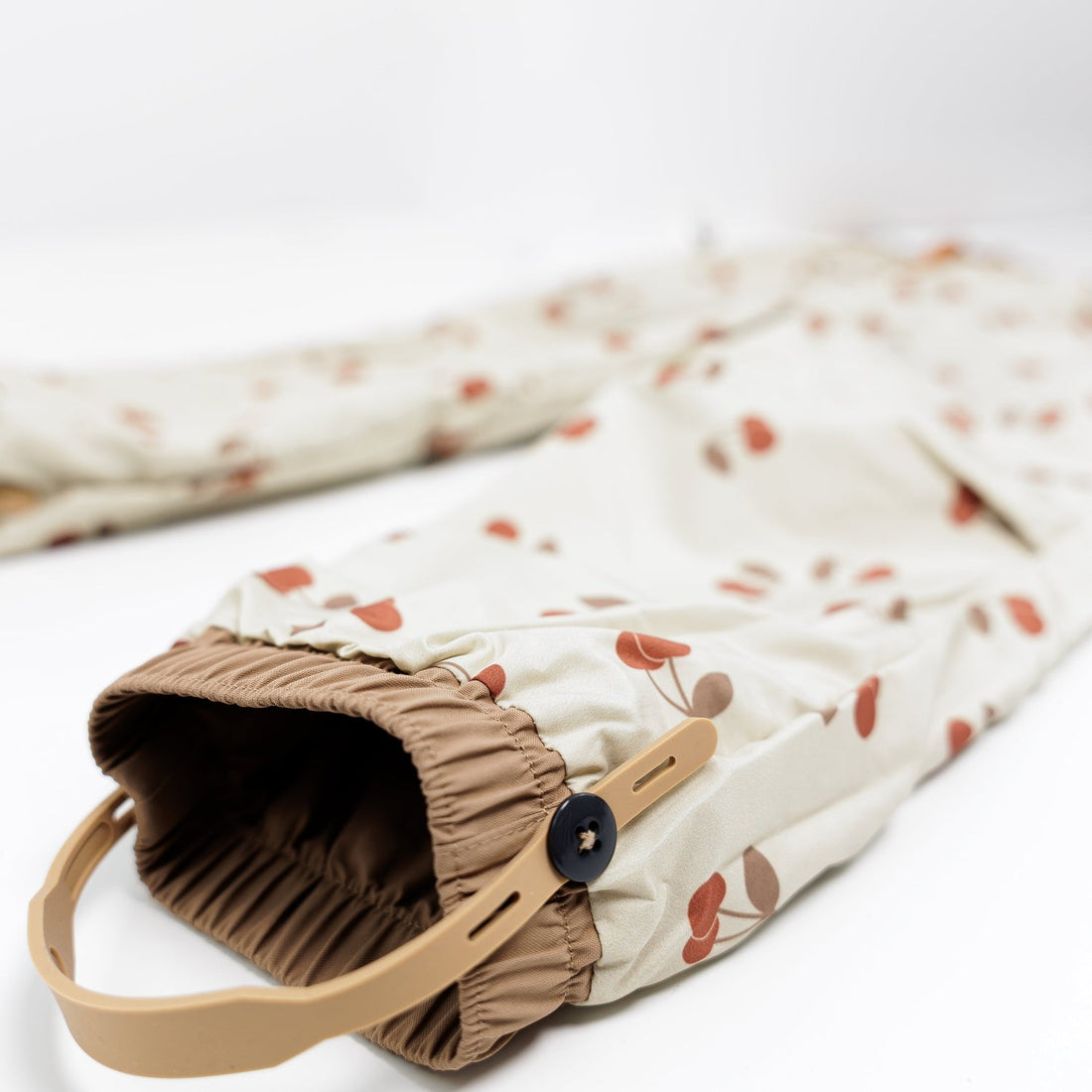 Kidorca Tofino Kids Rain Pants - Portabella / Cherry – Cherry lining and strap