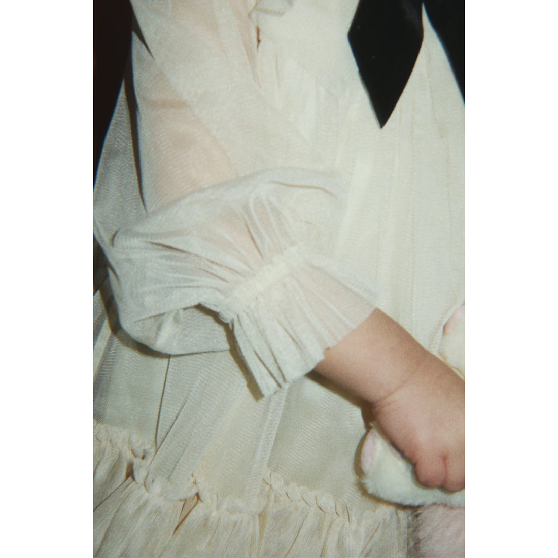 Konges Slojd Bow Dress Parchment - Lifestyle View
