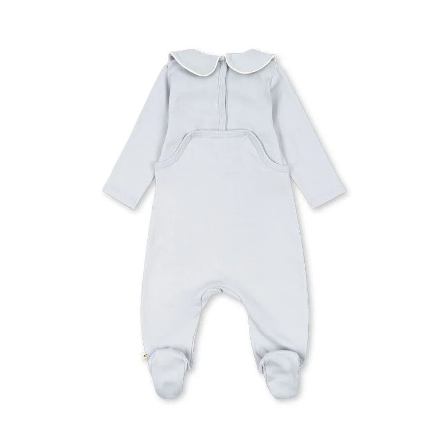 Konges Slojd Coty Gift Set Gray Dawn laid flat to reveal soft gray footed sleepsuit with white-trim Peter Pan collar