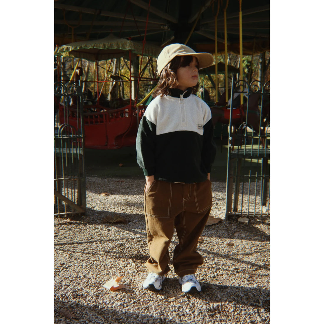 Konges Slojd Tavi Half Zip GRS Scarab - Lifestyle View