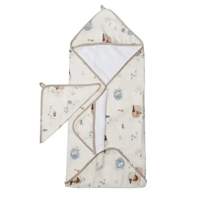 Loulou Lollipop Hooded Towel Set in cream seashell print, with hooded towel and matching washcloths for post-bath wrap.