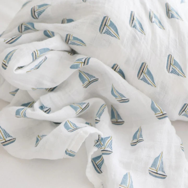Lulujo baby cotton swaddle blanket white with blue sailboat pattern, set of 2