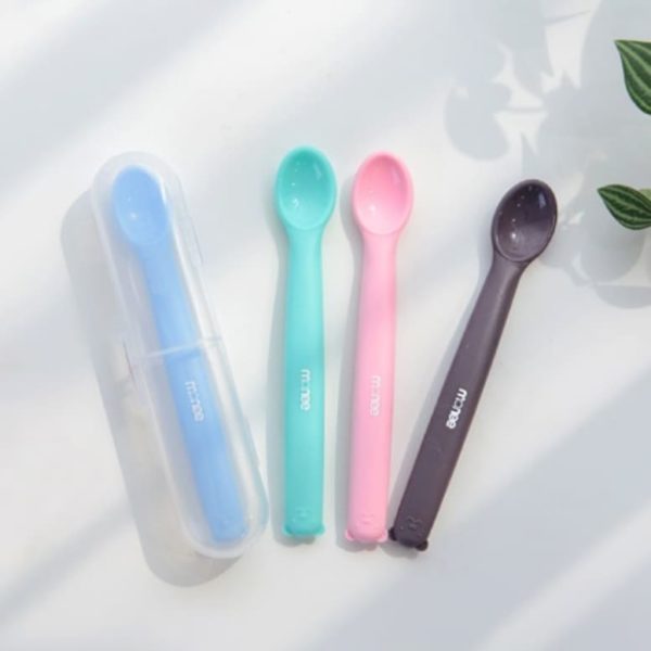 Monee Baby Spoon Case with four pastel spoons in blue, teal, pink and charcoal for on-the-go feeding.