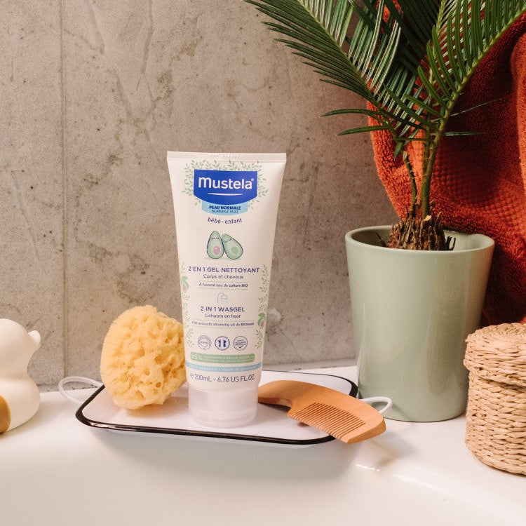 Mustela 2 in 1 Baby Cleansing Gel with Organic Avocado 200 mL - product detail view