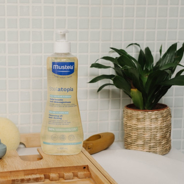 Mustela Stelatopia Cleansing Oil with Organic Sunflower 500 mL - product detail view