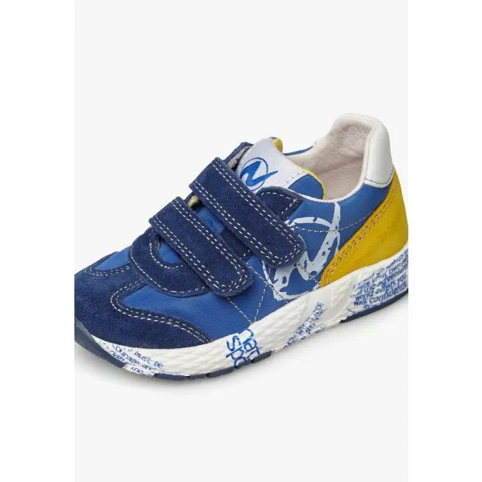 Naturino Jesko VL toddler sneaker in blue suede/nylon with yellow heel and printed sole, secured by two Velcro straps.