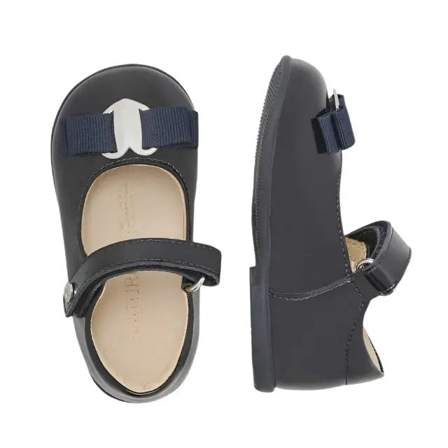 Naturino Jete Patent Leather Ballerinas Black baby shoes with navy bow and adjustable Velcro straps.